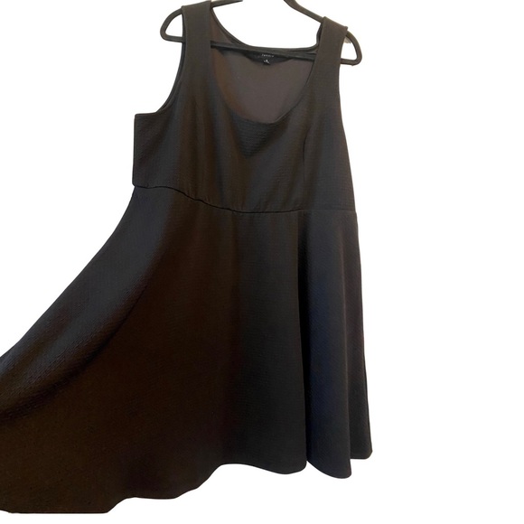 Torrid Black Sleeveless Skater Dress Scoop Neckline Stretch Plus Size 3X - Picture 2 of 9